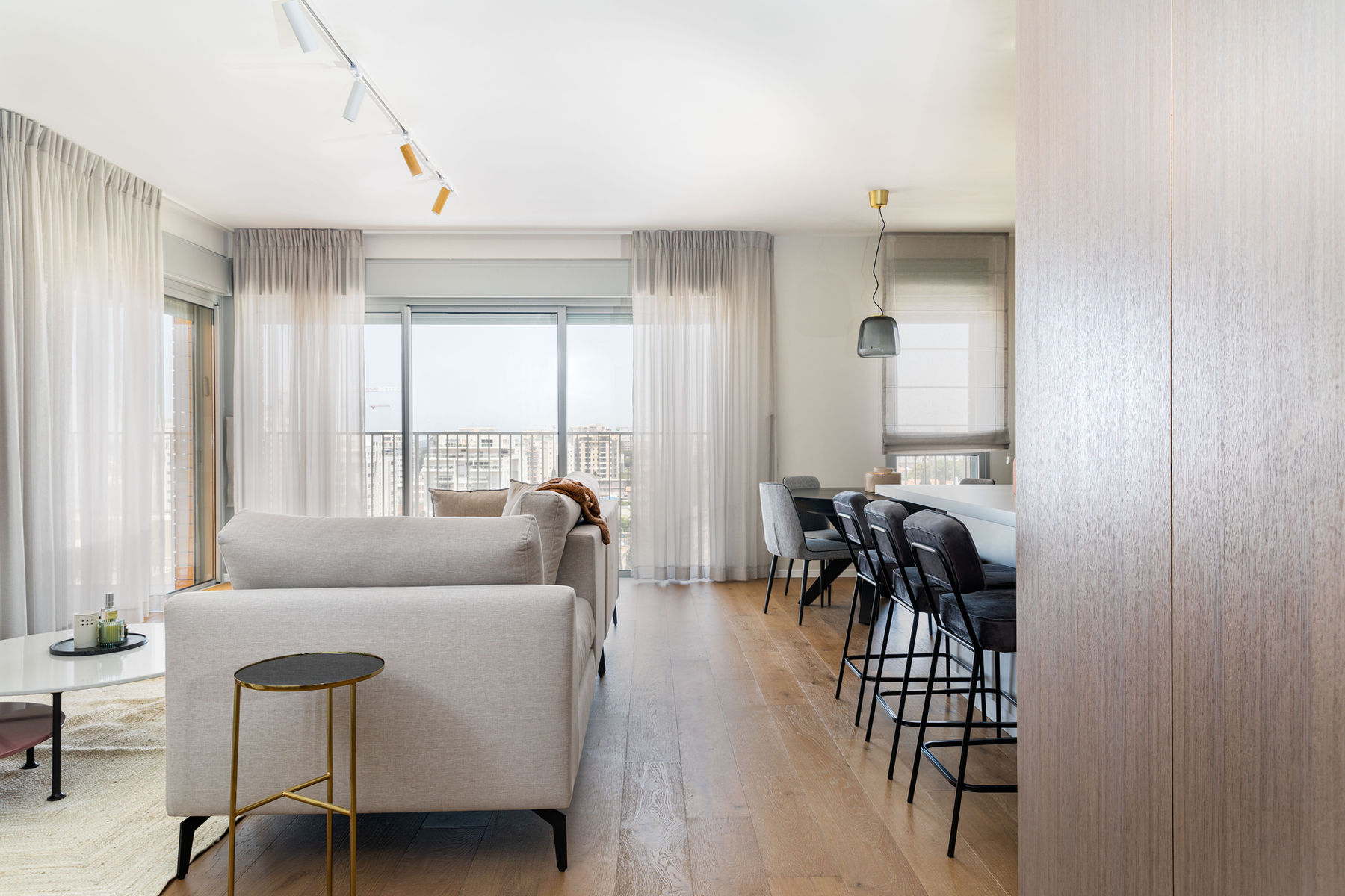 HERZELYA APARTMENT — תמונת שער של הפרויקט