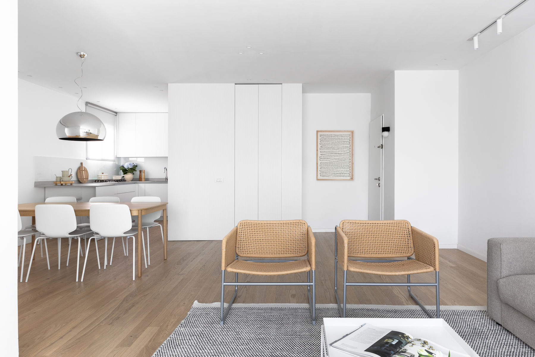 AT APARTMENT — צילום פנים 4