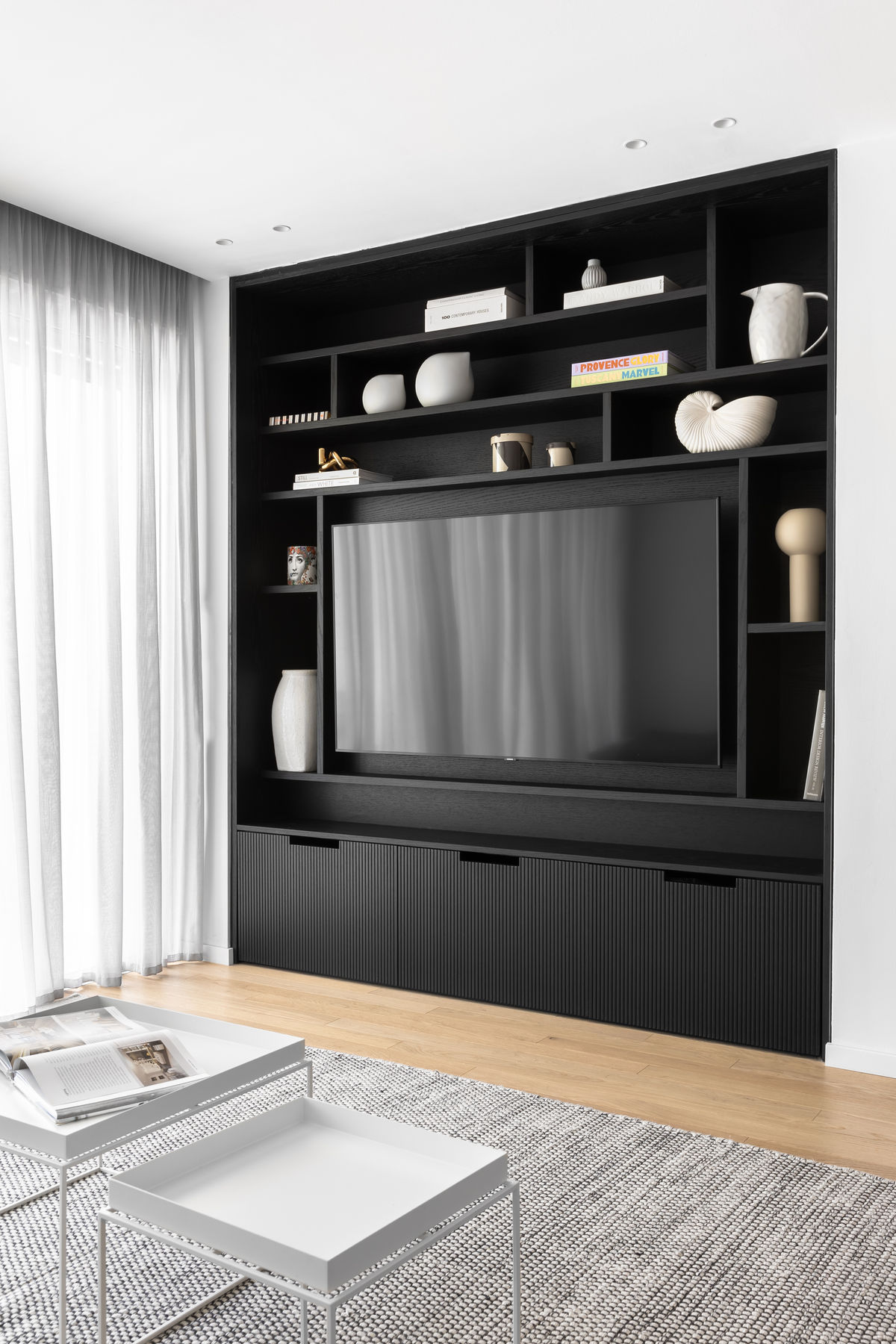 AT APARTMENT — צילום פנים 3